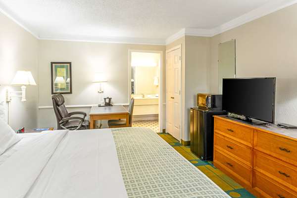  - Rodeway Inn Huntsville - I-45, Exit 116