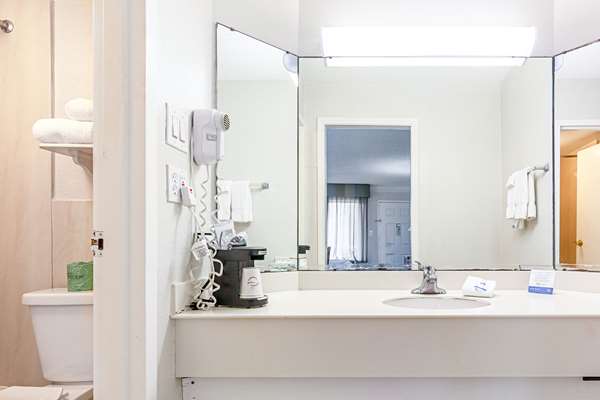  - Rodeway Inn Huntsville - I-45, Exit 116