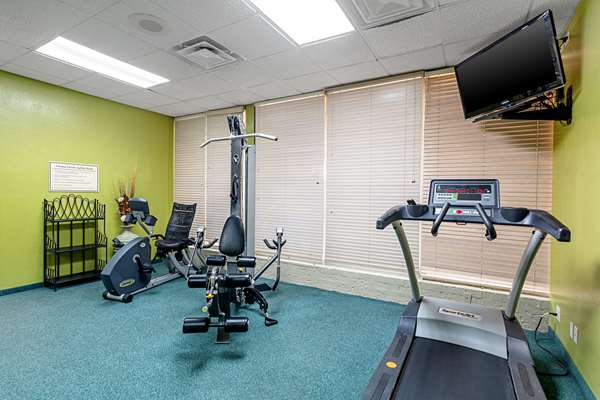 Fitness/ Exercise Room - Rodeway Inn Huntsville - I-45, Exit 116