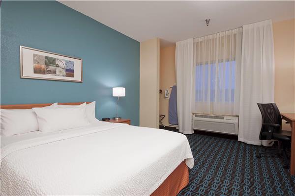 1 King Bed, Non-Smoking