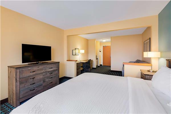 1 King Bed, Suite, Non-Smoking