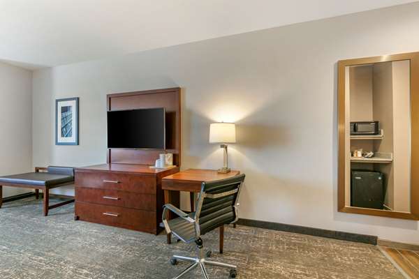 Suite - Comfort Suites Tupelo - I-22, Exit 86