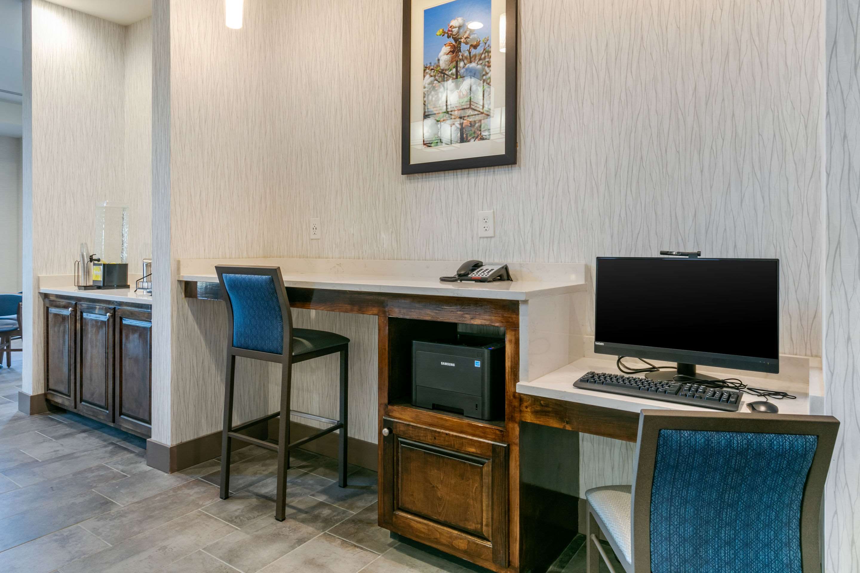 Business center | Comfort Suites