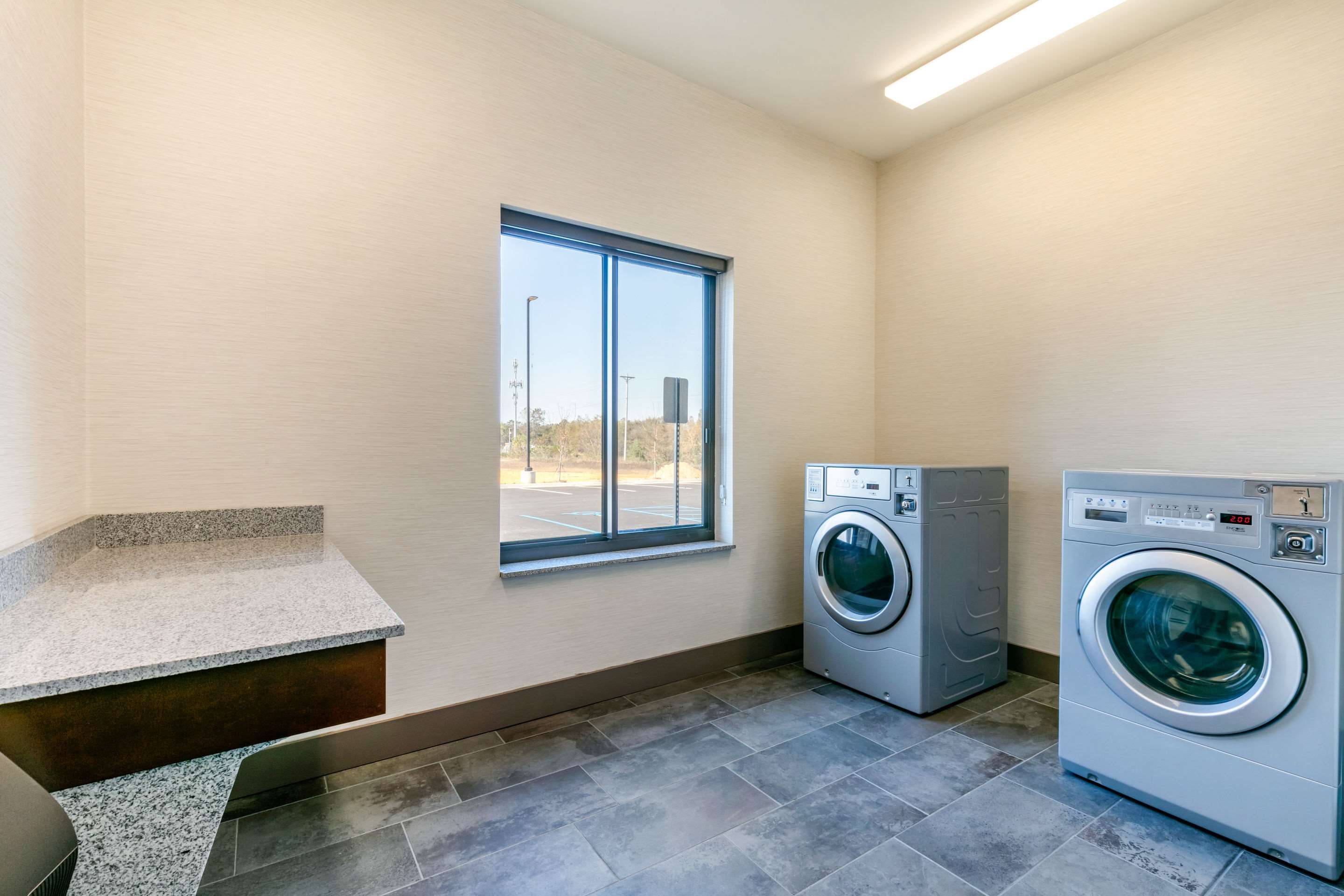 Guest laundry facilities | Comfort Suites