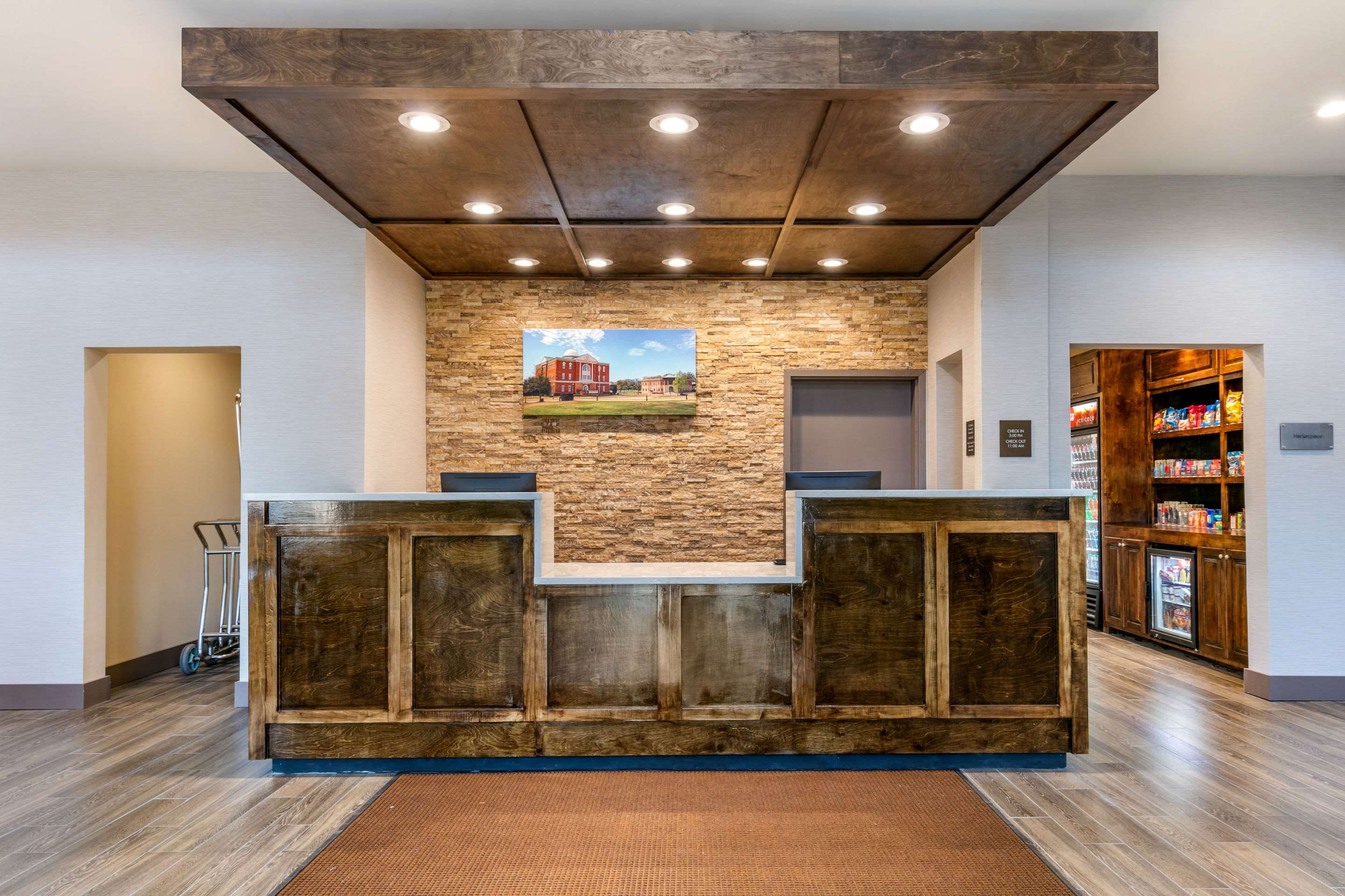 Front desk | Comfort Suites