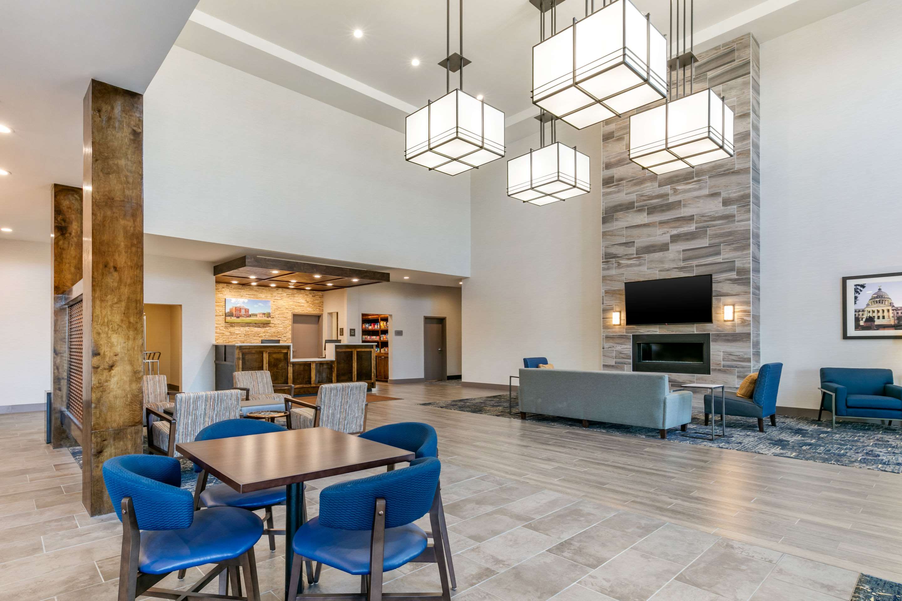 Hotel lobby | Comfort Suites