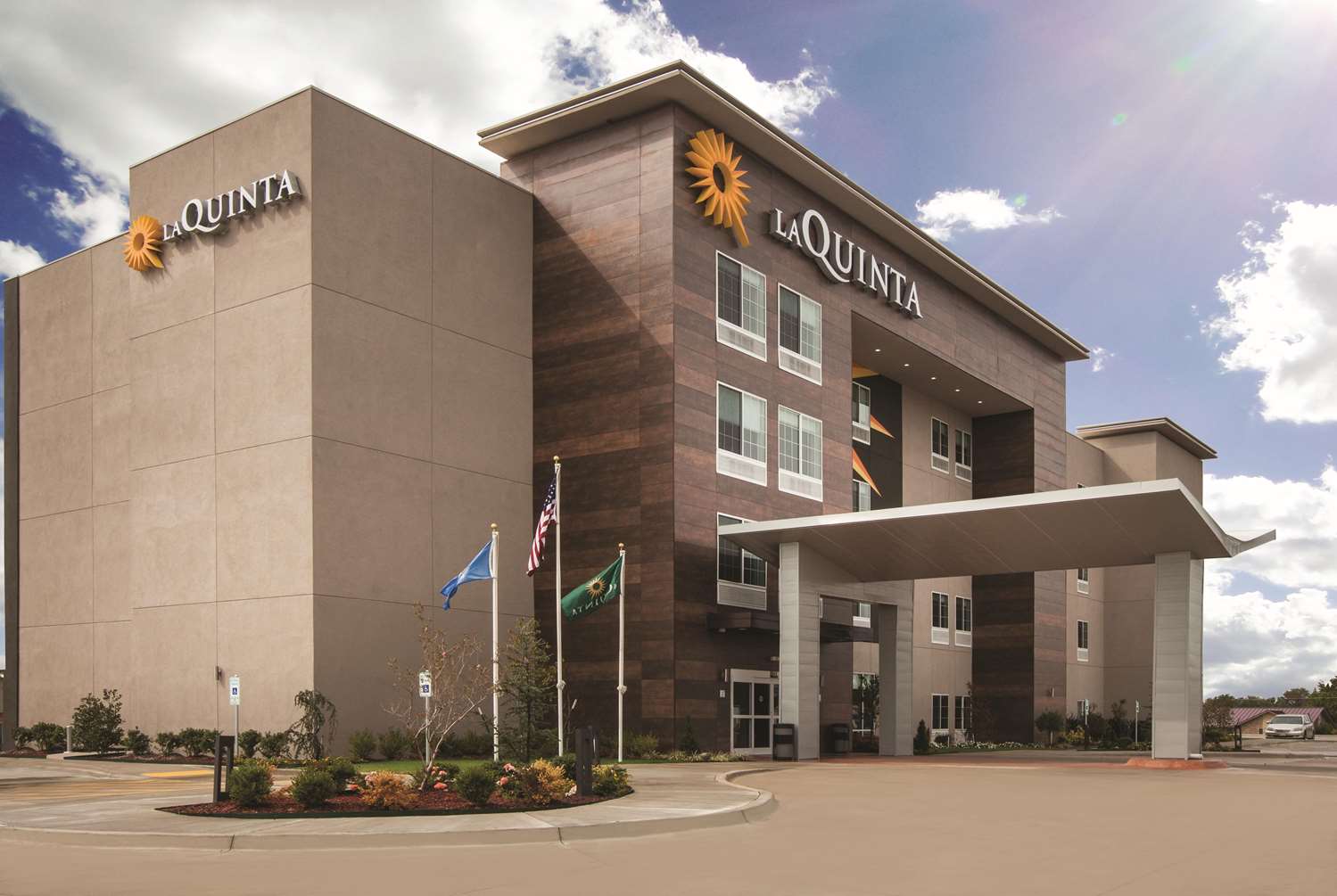 La Quinta Inn & Suites Mobile I65, Exit 3, AL See Discounts