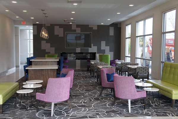 Amenities - La Quinta Inn & Suites Mobile - I-65, Exit 3