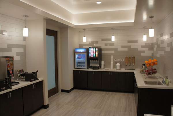 Amenities - La Quinta Inn & Suites Mobile - I-65, Exit 3