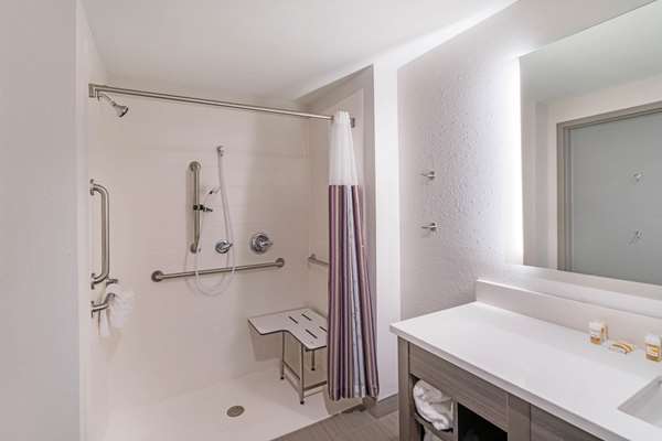  - La Quinta Inn & Suites Mobile - I-65, Exit 3