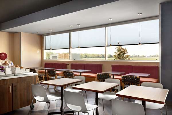 Restaurant - Tru by Hilton Webster - I-45, Exit 25