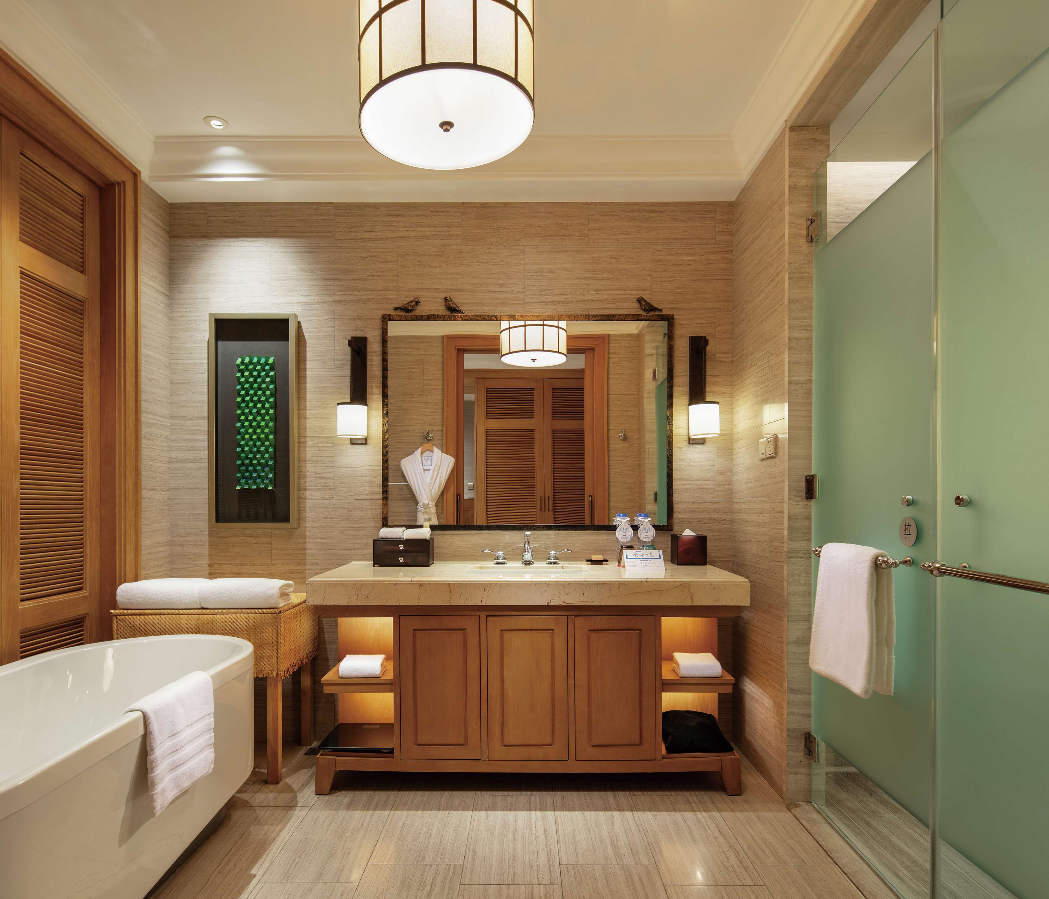 Hilton Wenan Room Type - TWIN DLX LAKEVW W BALCNY