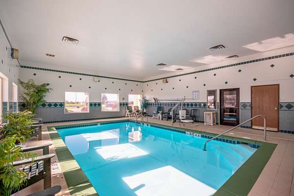 Pool - Quality Inn Dodge City