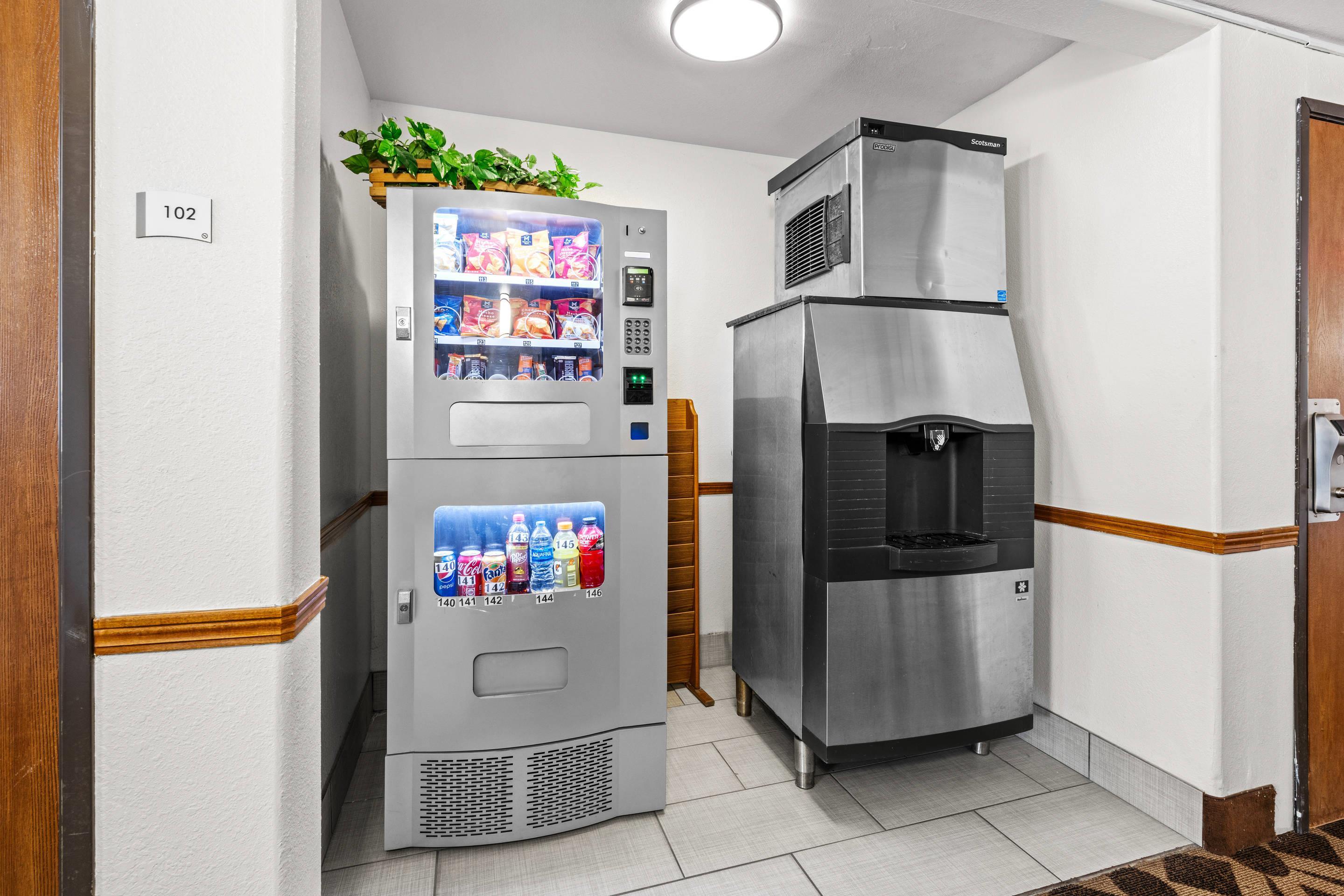 Hotel vending area | Quality Inn