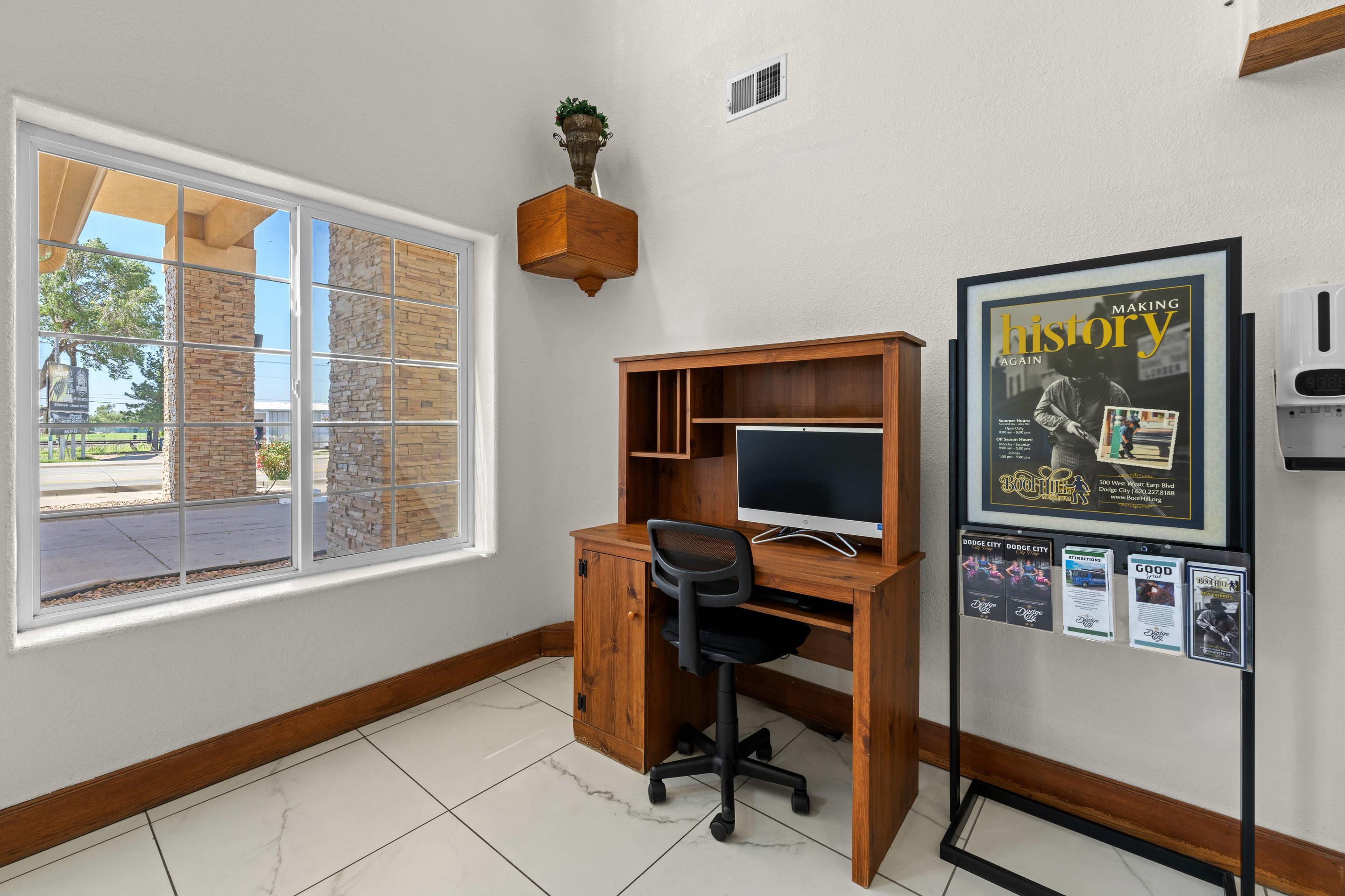 Business center | Quality Inn