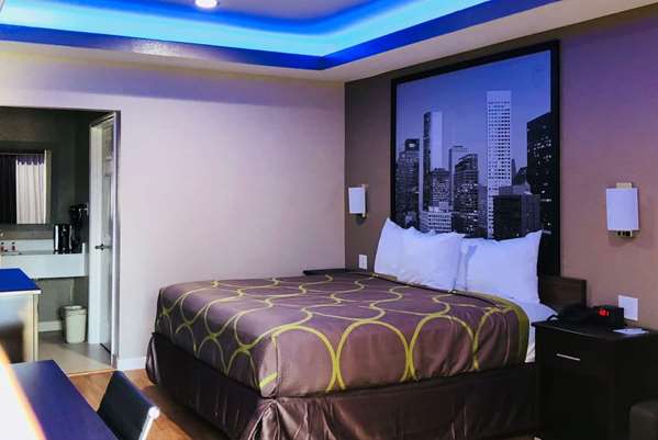  - Super 8 Motel North Houston