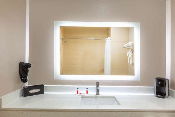  - Super 8 Motel North Houston