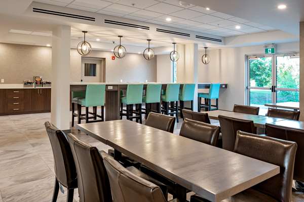 Restaurant - Coast Hotel Oliver