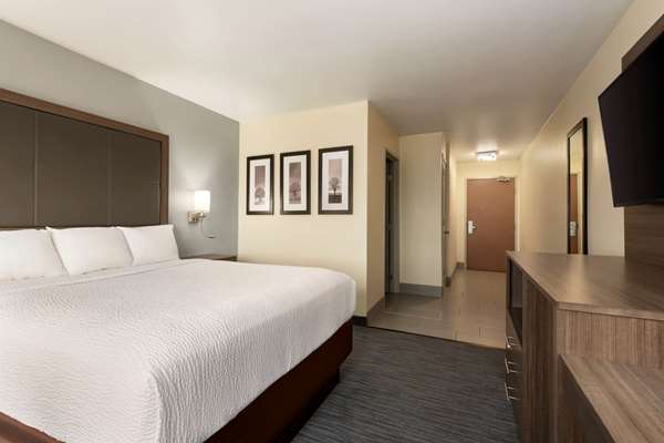  - AmericInn West Appleton - I-41, Exit 137