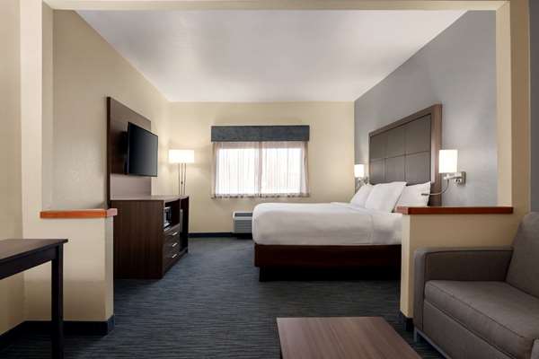  - AmericInn West Appleton - I-41, Exit 137