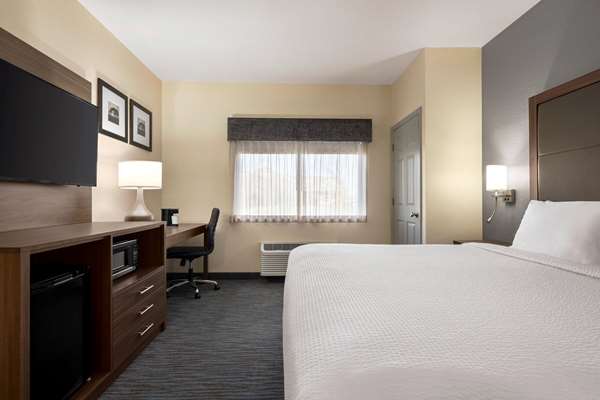  - AmericInn West Appleton - I-41, Exit 137