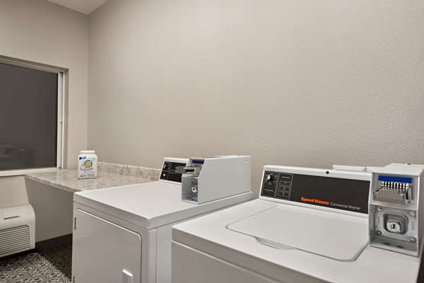 Amenities - AmericInn West Appleton - I-41, Exit 137