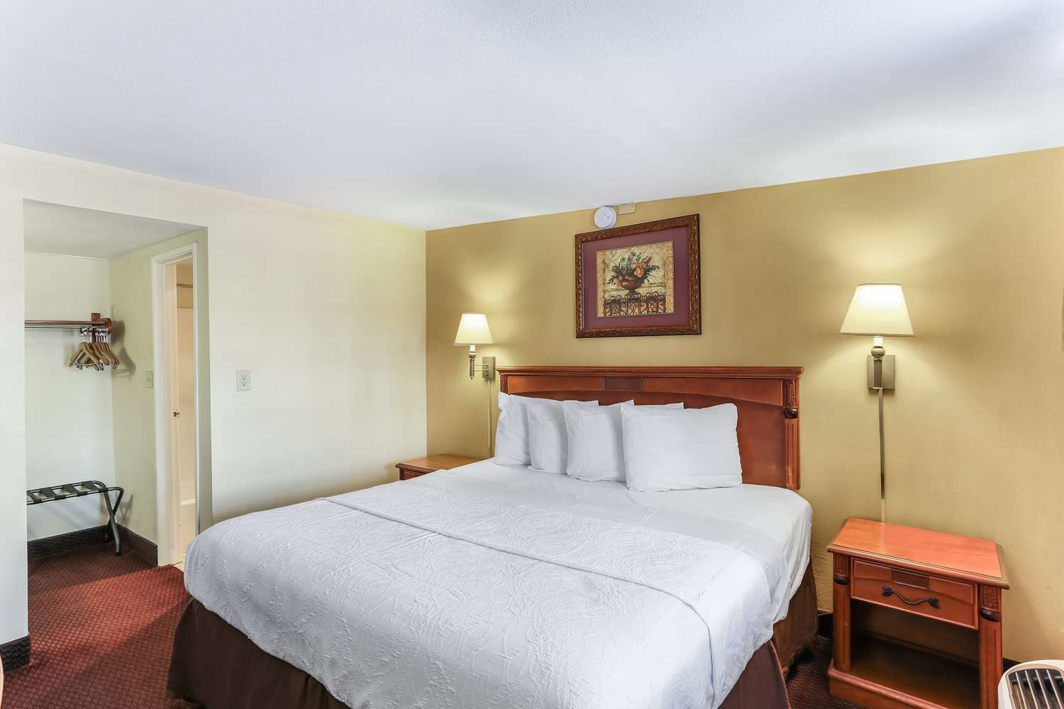1 King Bed Accessible Non-Smoking image