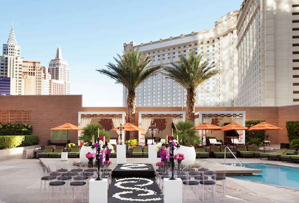 Pool - Waldorf Astoria Hotel Las Vegas