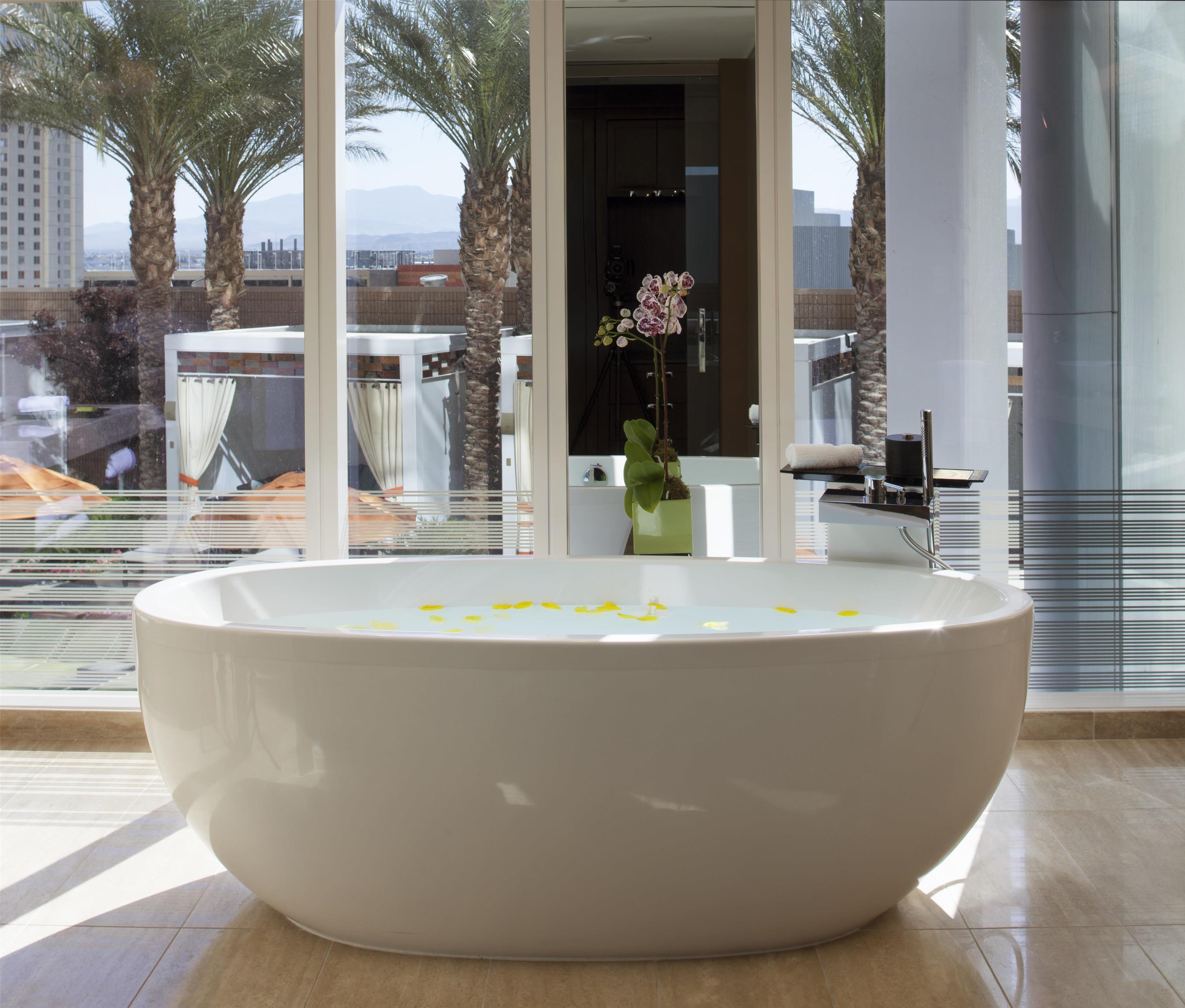 Guest room bath
