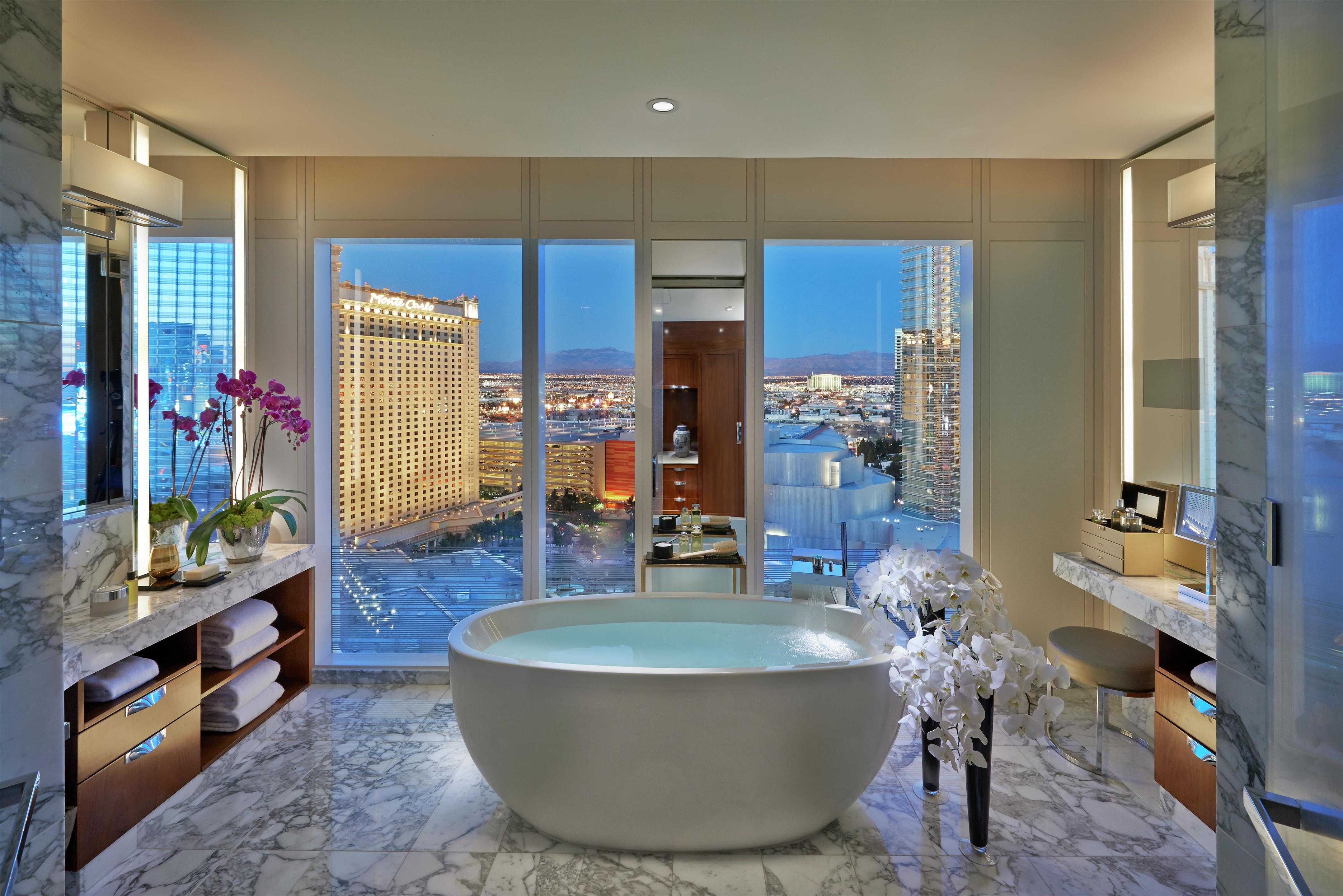 Guest room bath