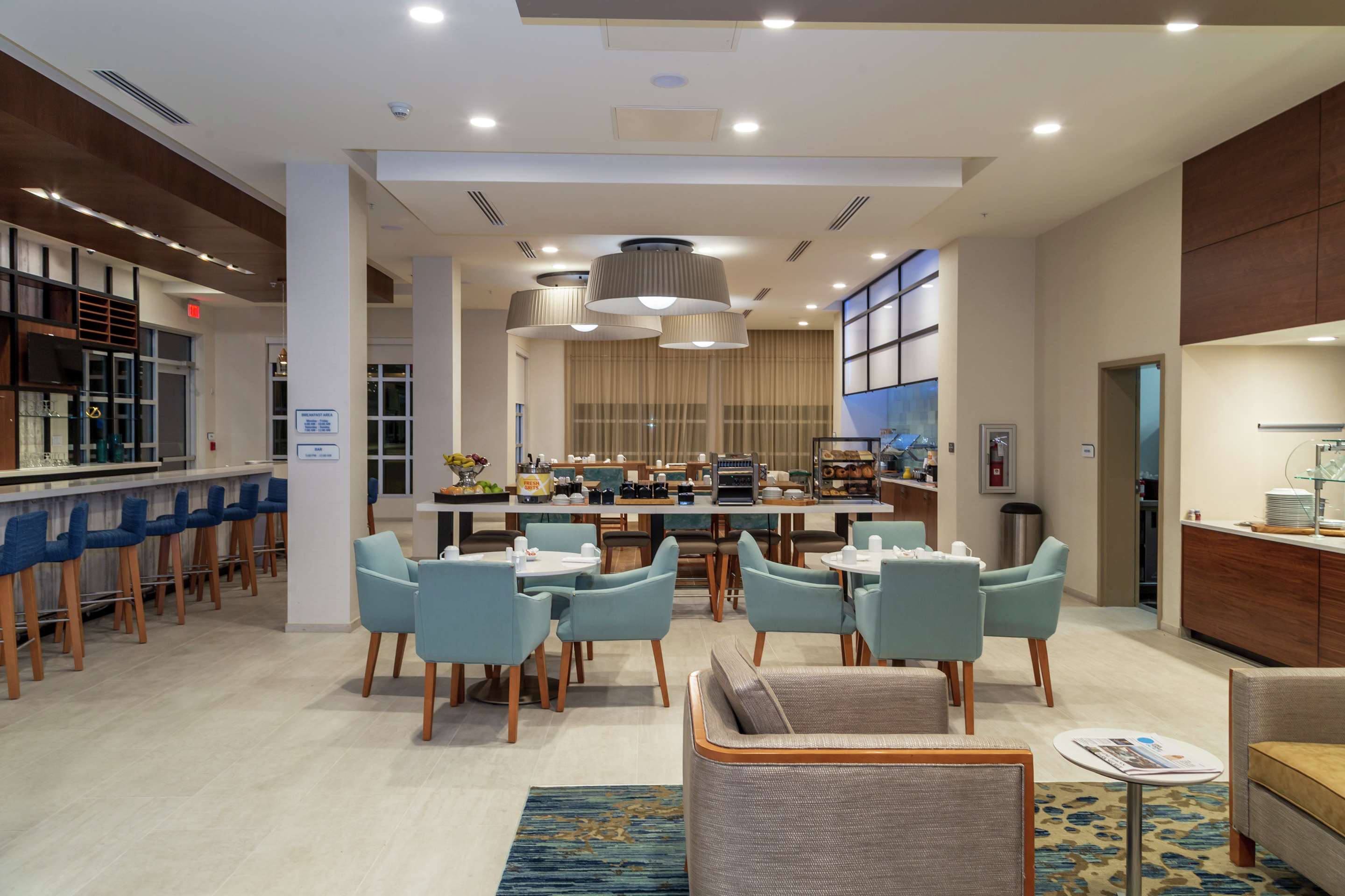 Restaurant | Hilton Garden Inn Tampa - Wesley Chapel