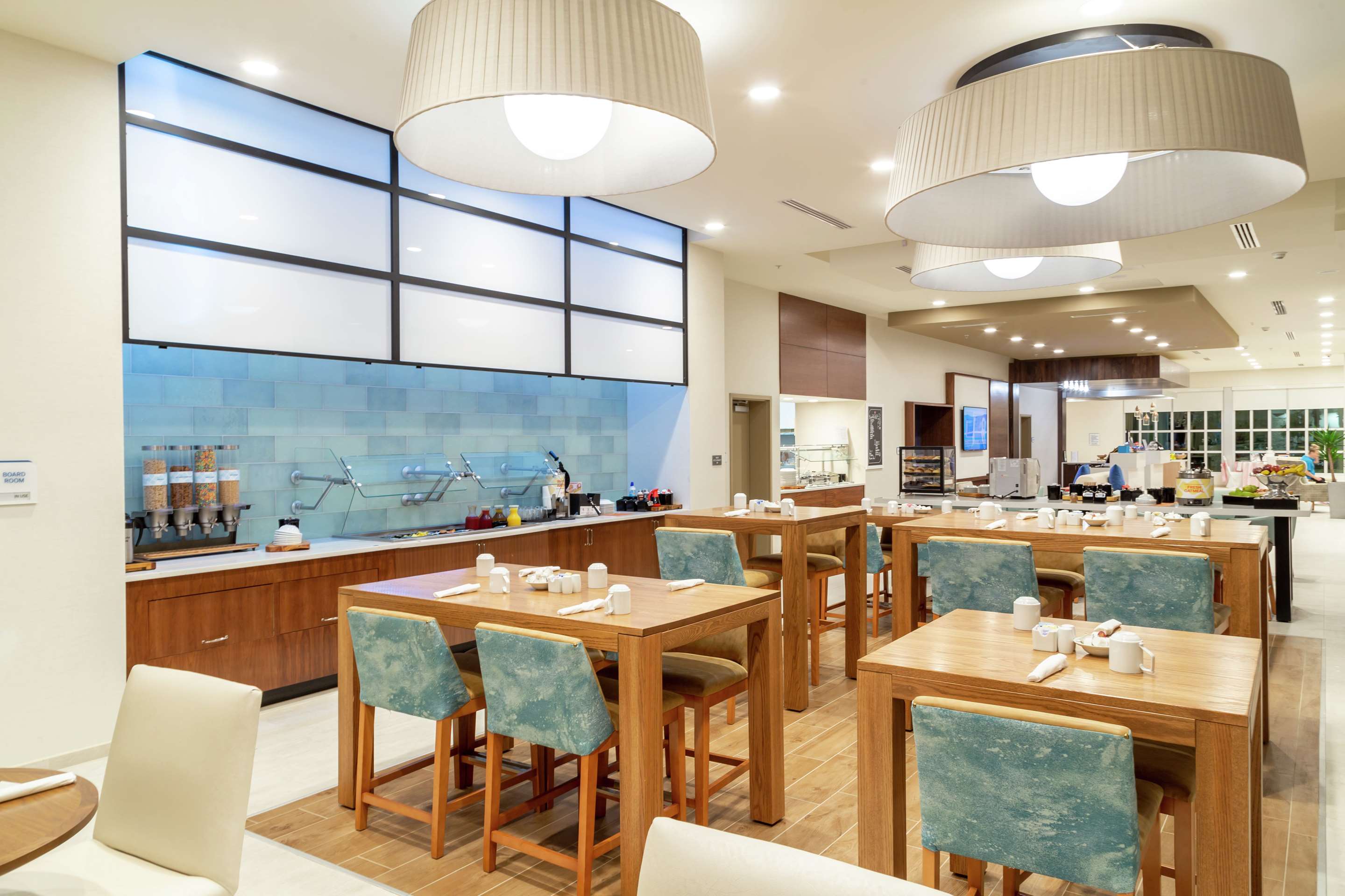 Restaurant | Hilton Garden Inn Tampa - Wesley Chapel