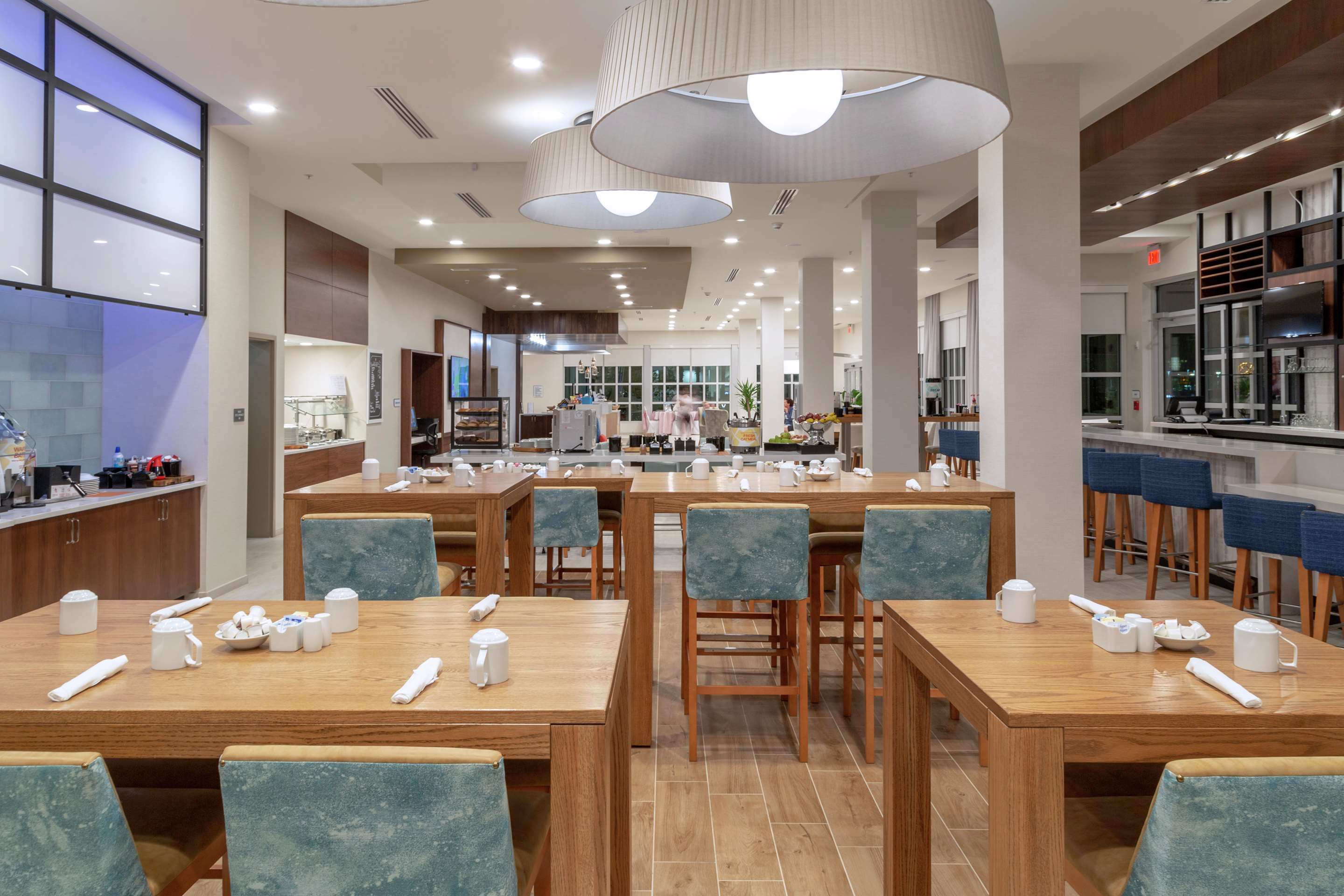 Restaurant | Hilton Garden Inn Tampa - Wesley Chapel