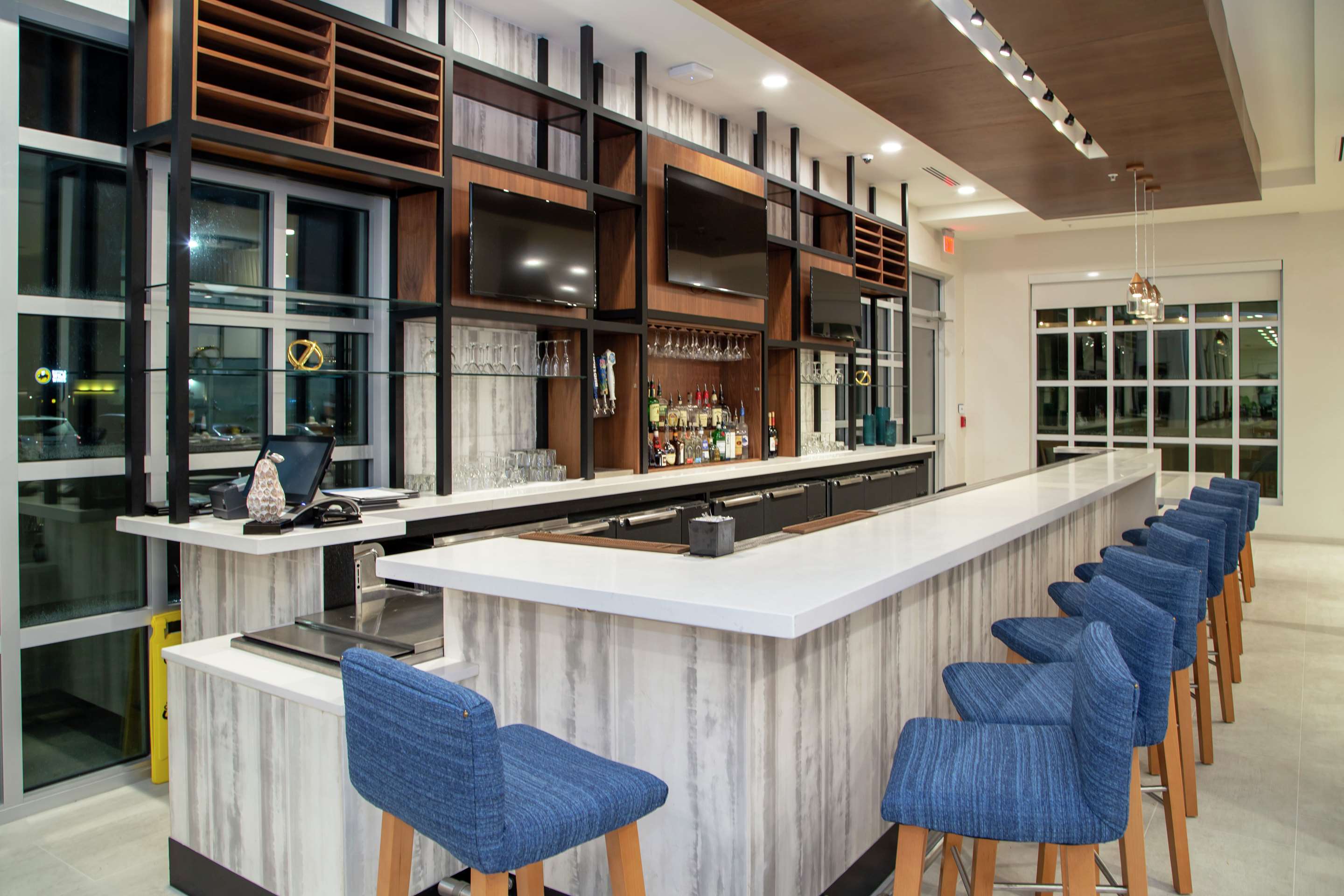 BarLounge | Hilton Garden Inn Tampa - Wesley Chapel