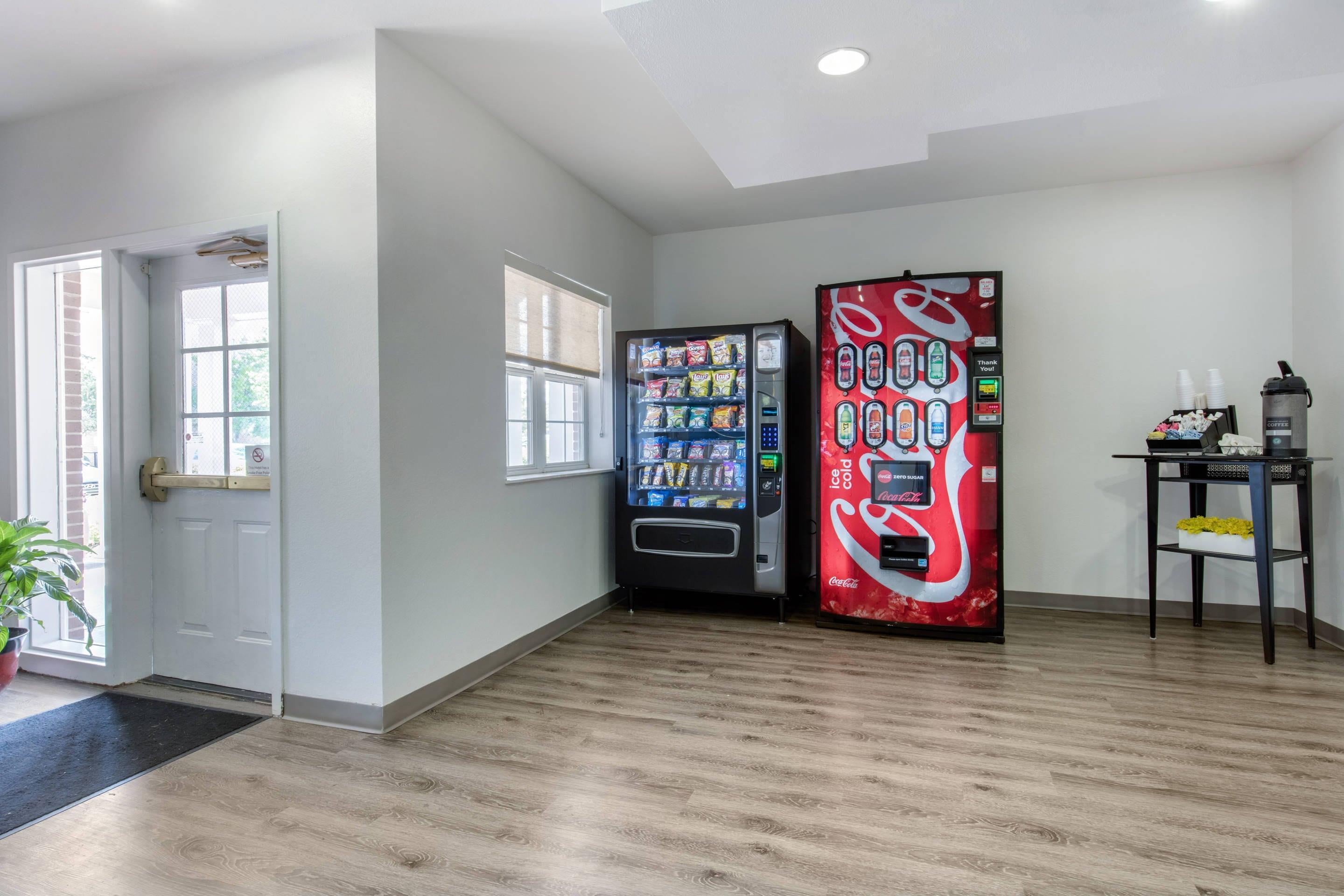 Hotel vending area | Suburban Studios Birmingham Homewood I-65