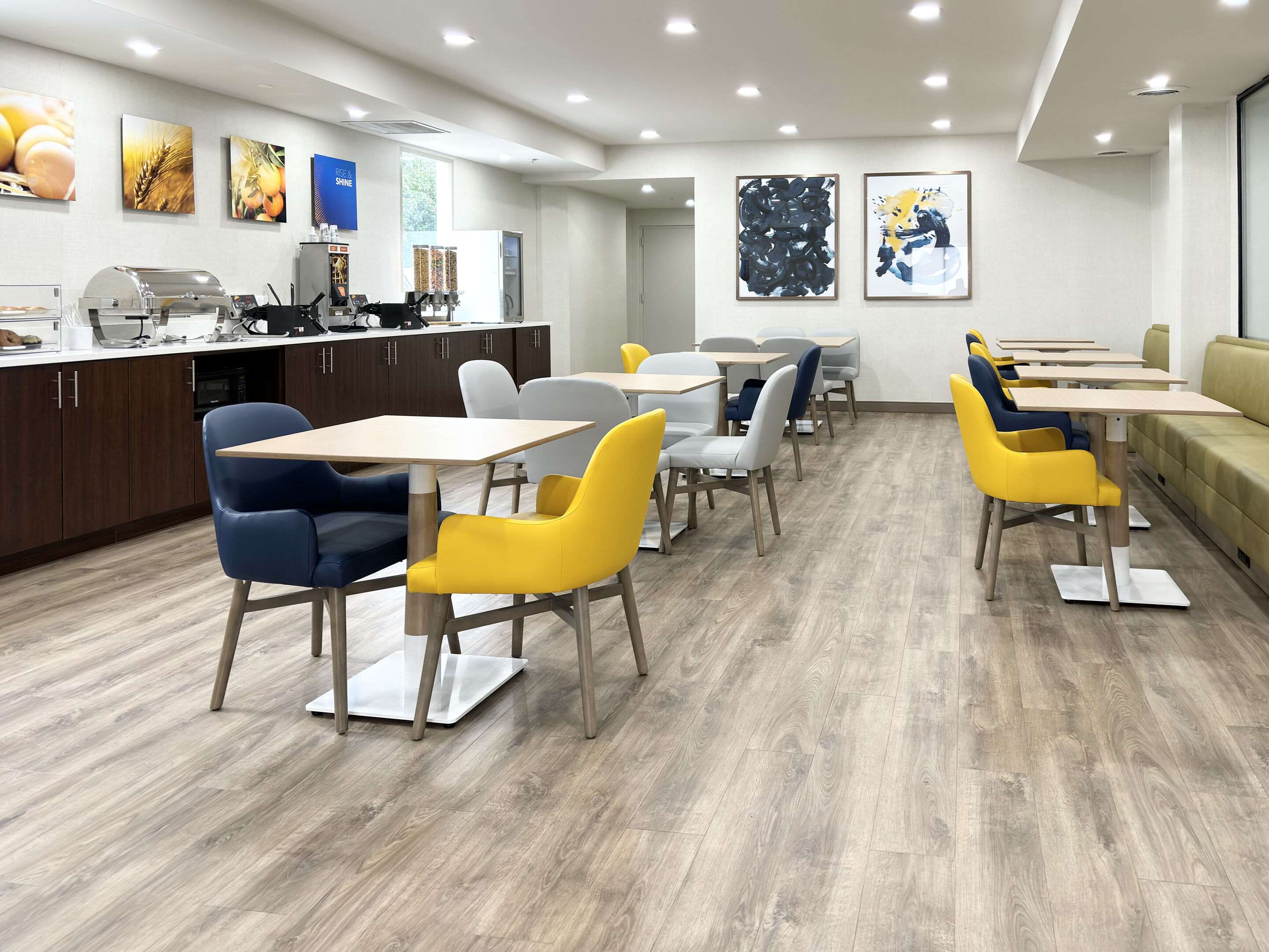 Breakfast area