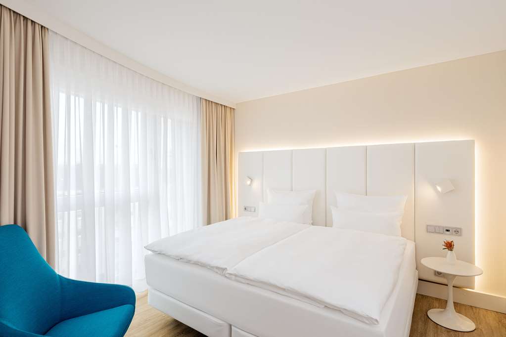 NH MANNHEIM-guestroom-Guest Room,Suite,On-Site.jpg