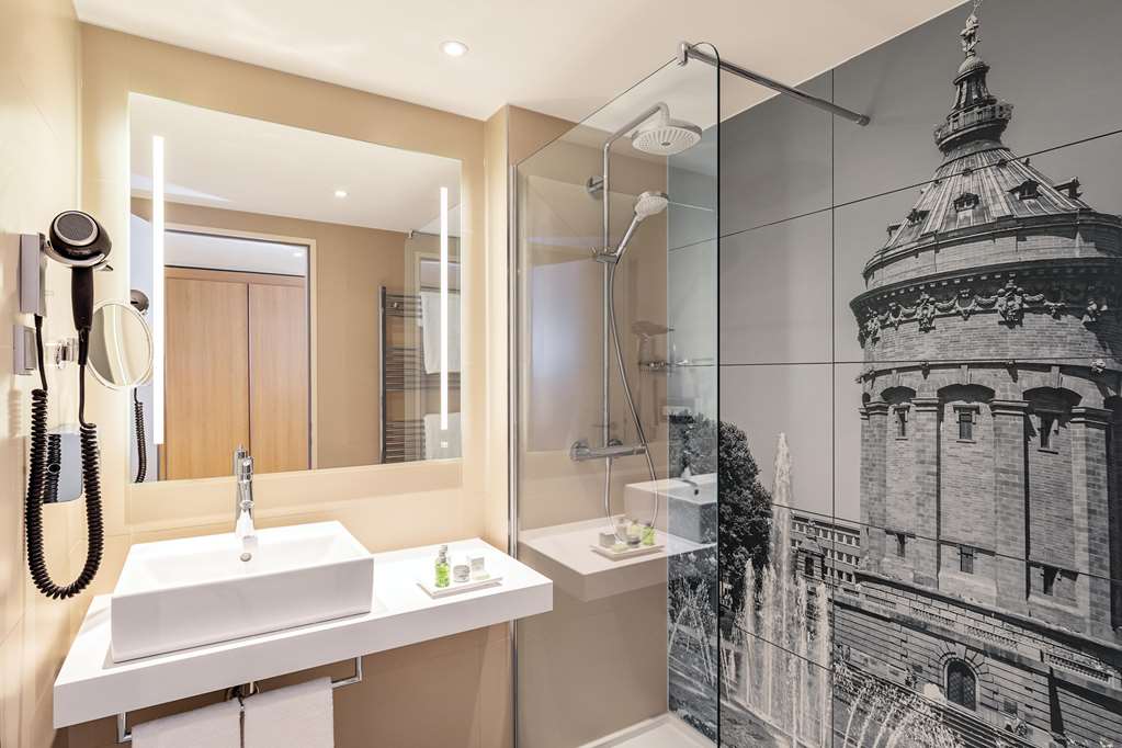 NH MANNHEIM-guestroom-Guest Room,Bathroom,On-Site.jpg