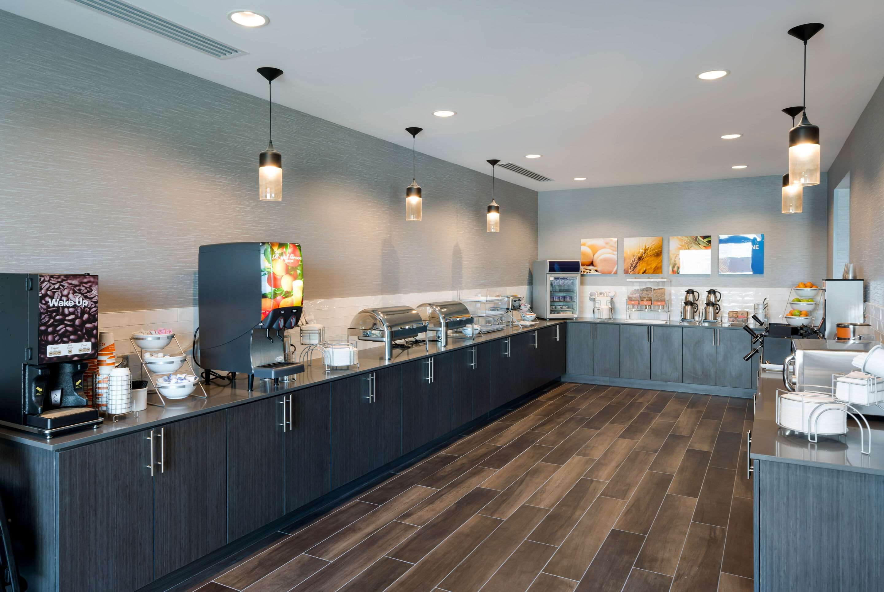 Breakfast area | Comfort Suites Kennewick at Southridge