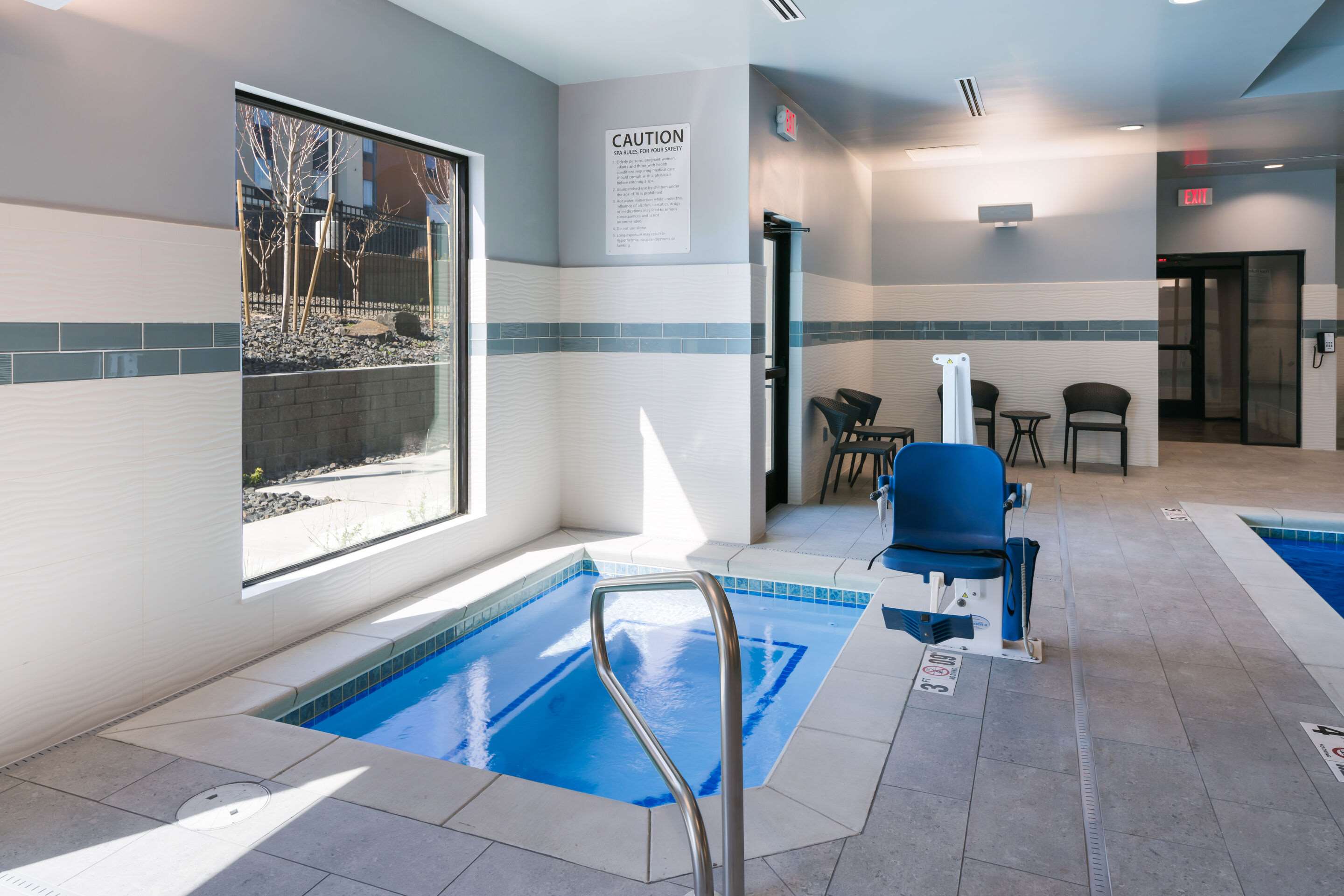 Indoor pool | Comfort Suites Kennewick at Southridge