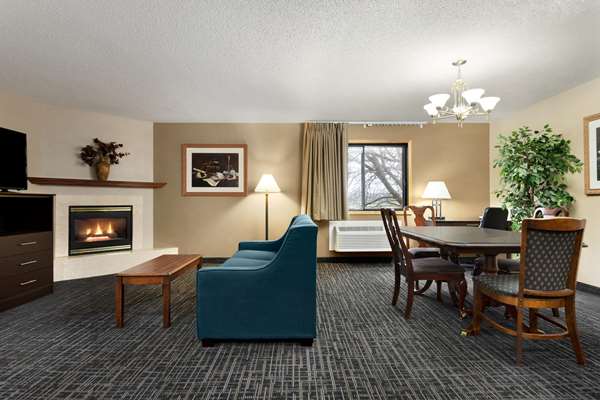 Suite - Baymont Inn & Suites Sioux Falls - I-29, Exit 81
