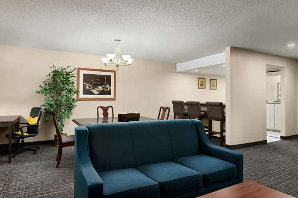Suite - Baymont Inn & Suites Sioux Falls - I-29, Exit 81