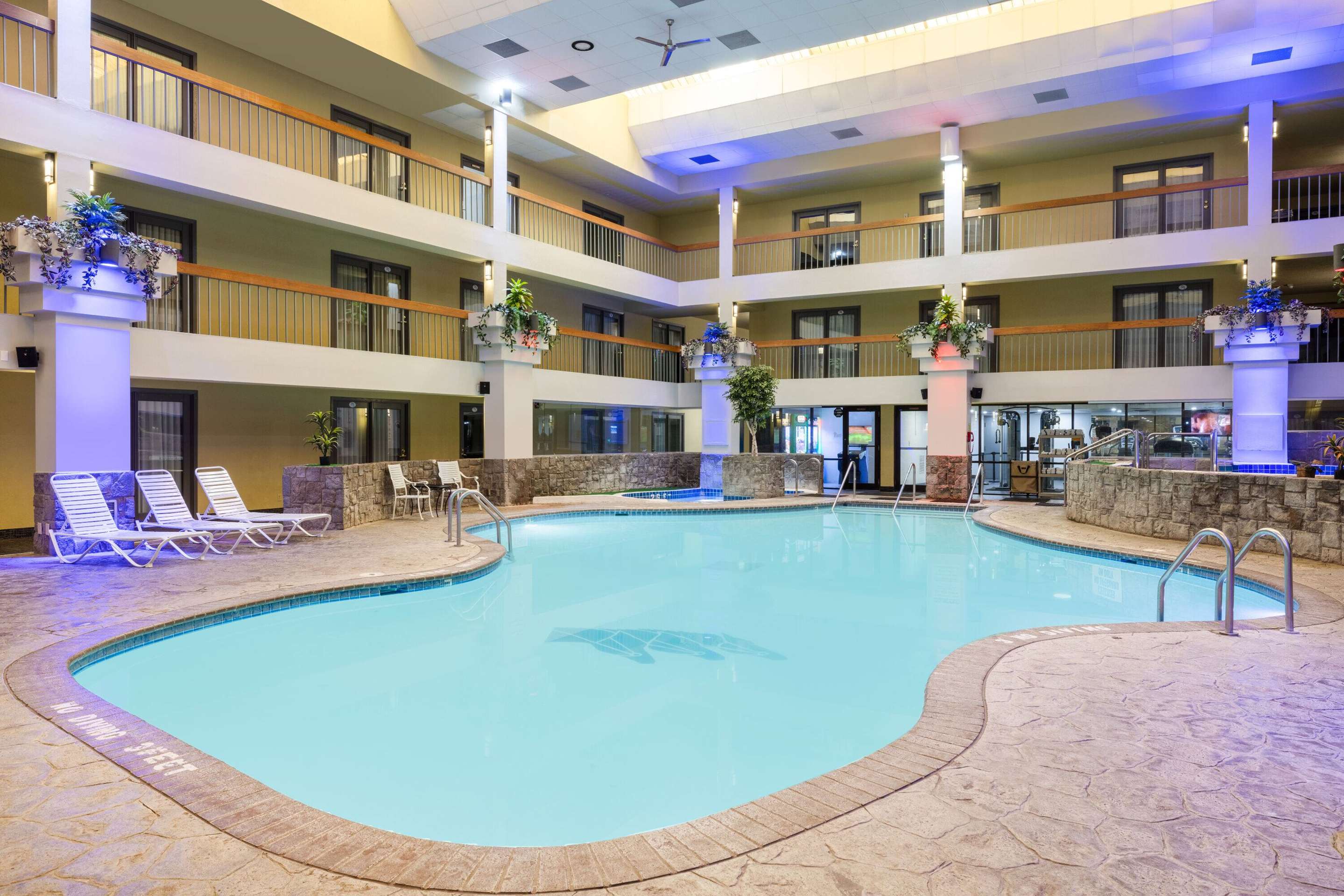Pool | Baymont by Wyndham Shakopee