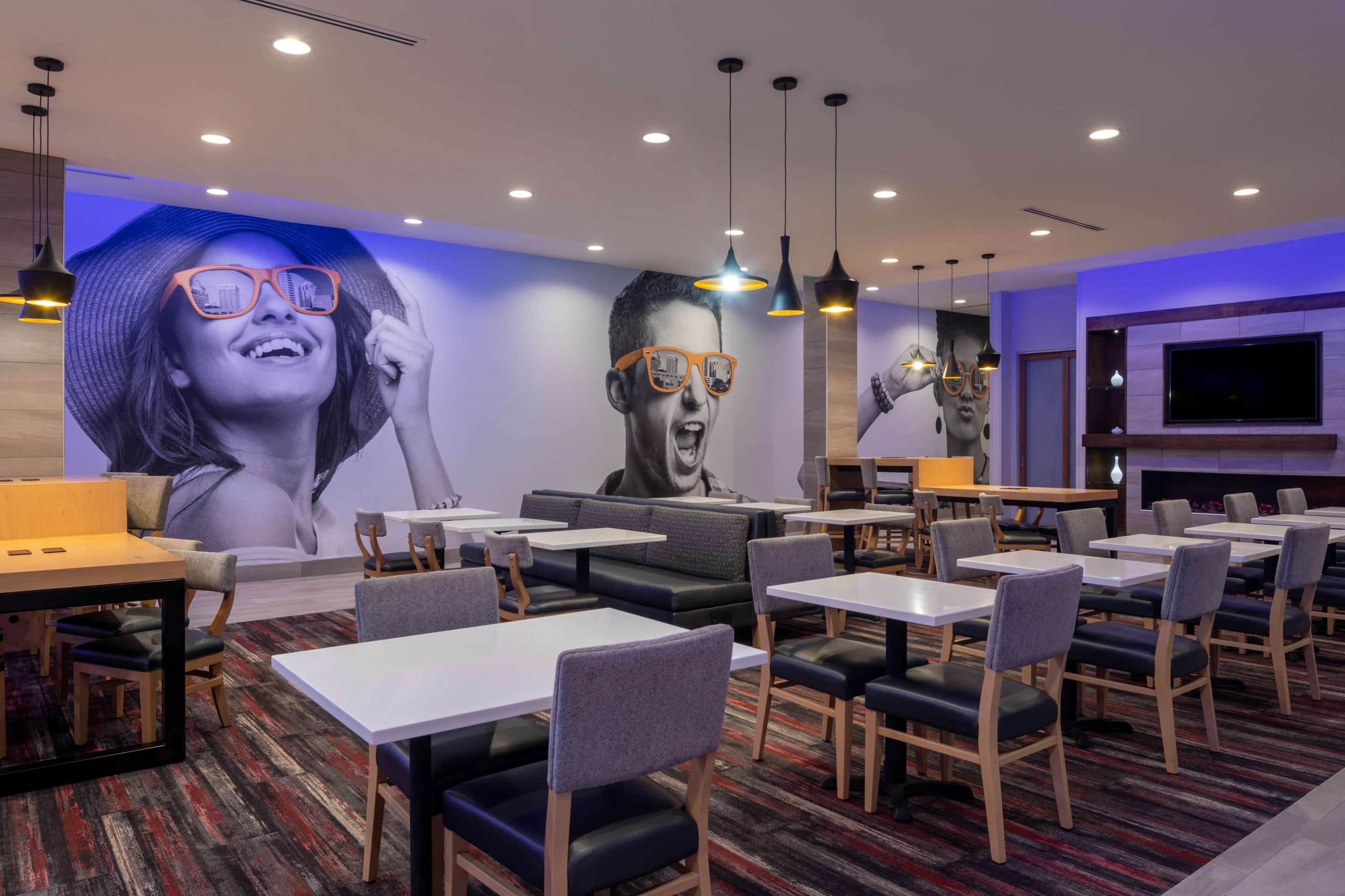 Lobby | La Quinta Inn & Suites by Wyndham Greensboro Arpt High Point