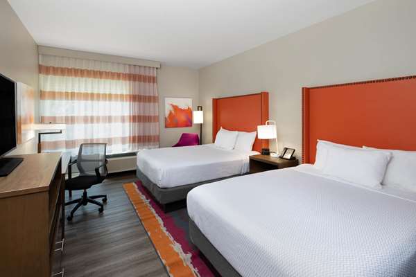  - La Quinta Inn & Suites Airport Greensboro - I-40, Exit 210