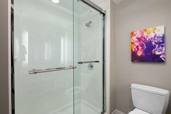  - La Quinta Inn & Suites Airport Greensboro - I-40, Exit 210