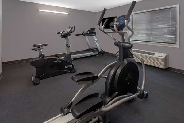Fitness/ Exercise Room - Super 8 Hotel South Holland - I-80 & I-294, Exit 2