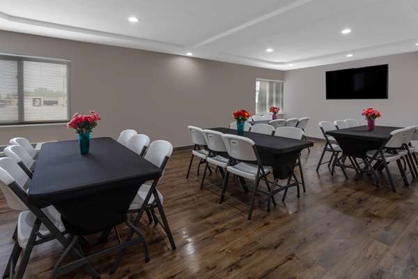  - Super 8 Hotel South Holland - I-80 & I-294, Exit 2