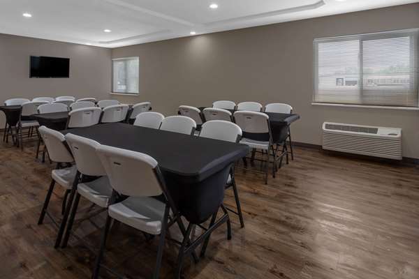  - Super 8 Hotel South Holland - I-80 & I-294, Exit 2