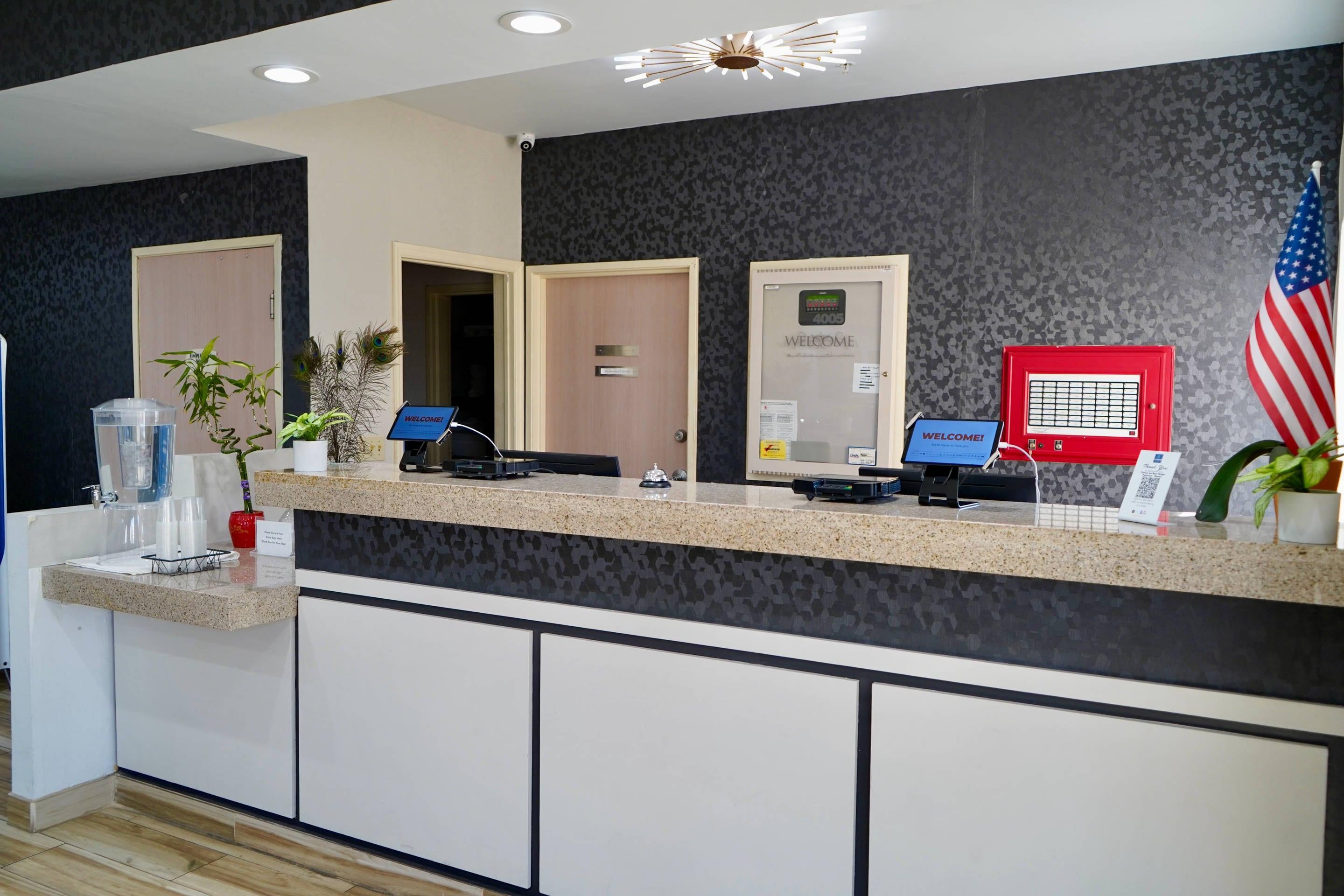 Front desk | Clarion Inn near Wright Patterson - Dayton